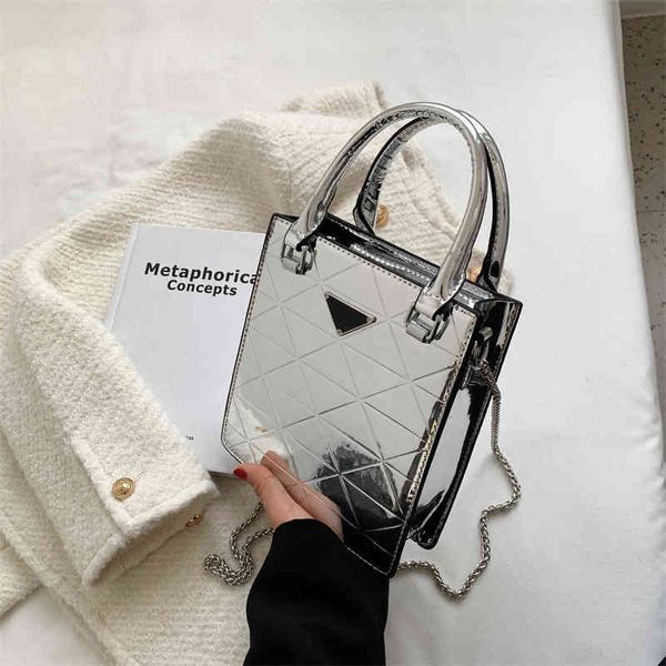 versatile foreign style mirror small bag women's 2022 new messenger bag patent leather bright face rhombic lattice one shoulder tote
versatile foreign style mirror small bag women's 2022 new messenger bag patent leather bright face rhombic lattice one shoulder tote