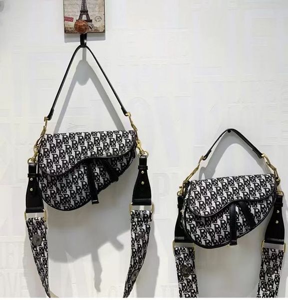 2021 luxurys bags messenger handbag designers women totes fashion vintage printing womens shoulder bag classic crossbody handbags
2021 luxurys bags messenger handbag designers women totes fashion vintage printing womens shoulder bag classic crossbody handbags