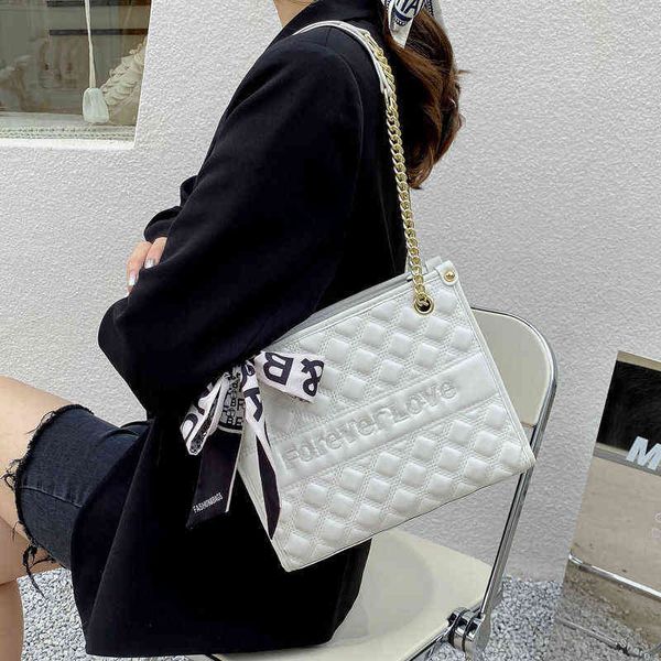 handbag silk scarf large capacity bag 2022 summer new high sense style sling shoulder messenger tote bag
handbag silk scarf large capacity bag 2022 summer new high sense style sling shoulder messenger tote bag