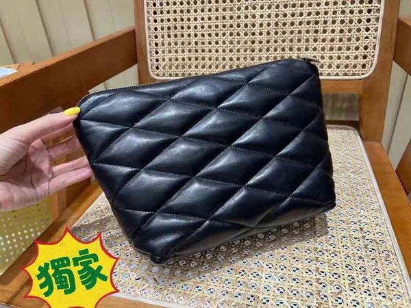 2022 new fashion female clutch genuine leather lambskin handbag luxury sade large full
2022 new fashion female clutch genuine leather lambskin handbag luxury sade large full