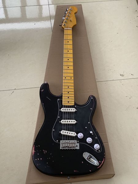 aged/relic davidgilmour custom st electric guitar, chrome hardware
aged/relic davidgilmour custom st electric guitar, chrome hardware