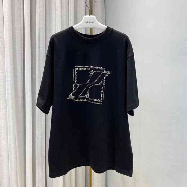 brand designer men's and women's t-shirt 21s autumn new fashion weldone nail bead square letter street round neck lovers, White
brand designer men's and women's t-shirt 21s autumn new fashion weldone nail bead square letter street round neck lovers, White