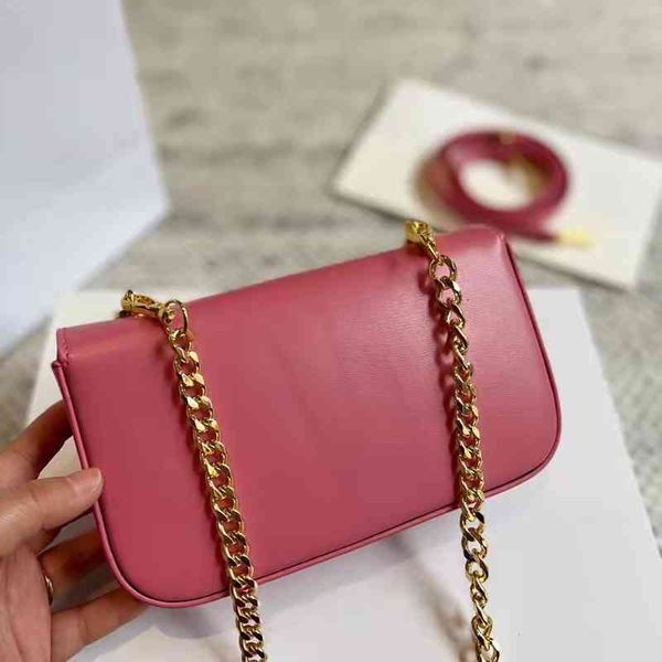 2022 summer luxury new leather triumph buckle ladies shoulder bags designer double straps underarm women messenger
2022 summer luxury new leather triumph buckle ladies shoulder bags designer double straps underarm women messenger