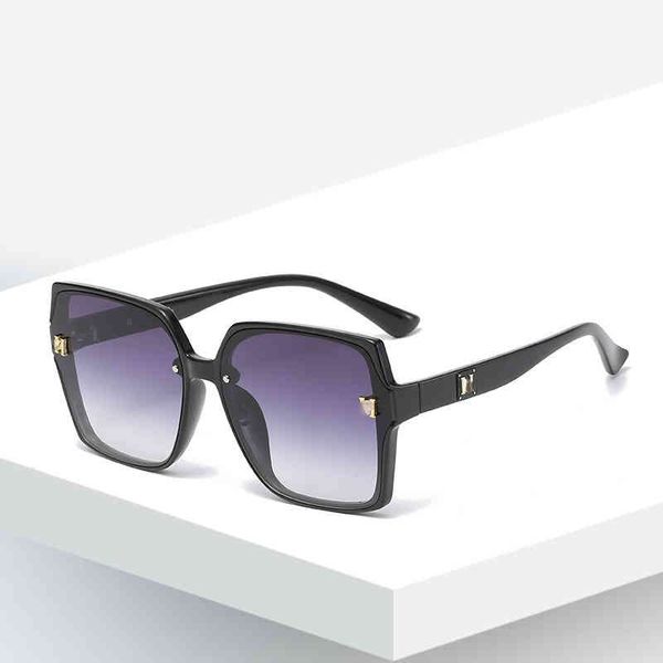 new h classic shades fashion women's polarized designer luxury sunglasses brands for women men trend men's gradient big face sun g, White;black
new h classic shades fashion women's polarized designer luxury sunglasses brands for women men trend men's gradient big face sun g, White;black