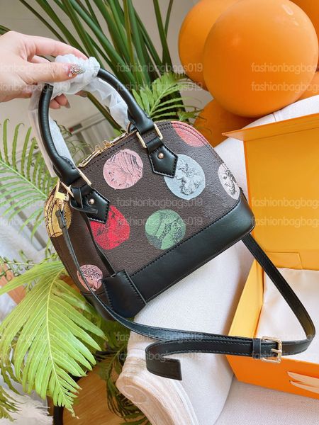 classic alma bb vintage leather shell bag shoulder bags ancient coin color printing desinger crossbody letter logo womens shopping handbag t
classic alma bb vintage leather shell bag shoulder bags ancient coin color printing desinger crossbody letter logo womens shopping handbag t