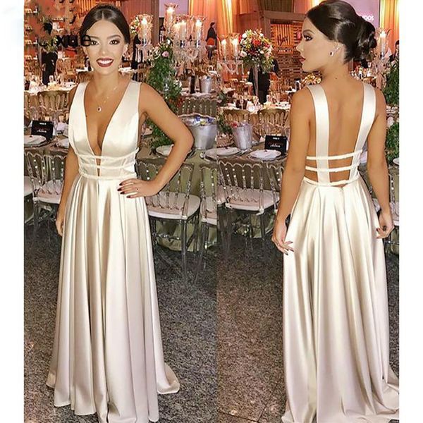 2022 simple evening dresses deep v-neck satin prom long bckless fashion gowns custom made robe de soiree, Black;red
2022 simple evening dresses deep v-neck satin prom long bckless fashion gowns custom made robe de soiree, Black;red