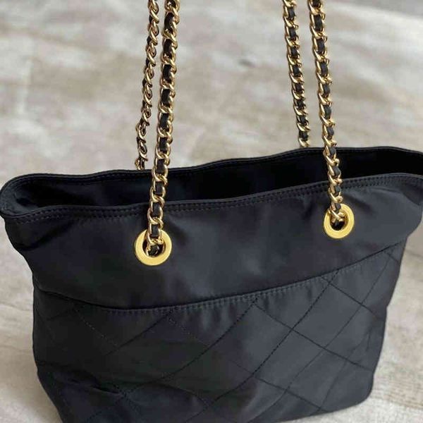 shoulder bags women large capacity clutch shopping brand designer purse airport tote weekender traveling handbag 1021
shoulder bags women large capacity clutch shopping brand designer purse airport tote weekender traveling handbag 1021