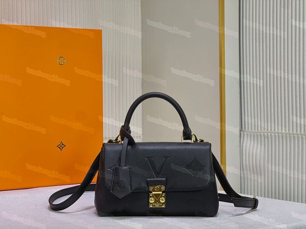 classic fashion designer shoulder bag lady designer goes shopping high volume handbag leather luxury brand interior compartment size 24-17-8
classic fashion designer shoulder bag lady designer goes shopping high volume handbag leather luxury brand interior compartment size 24-17-8