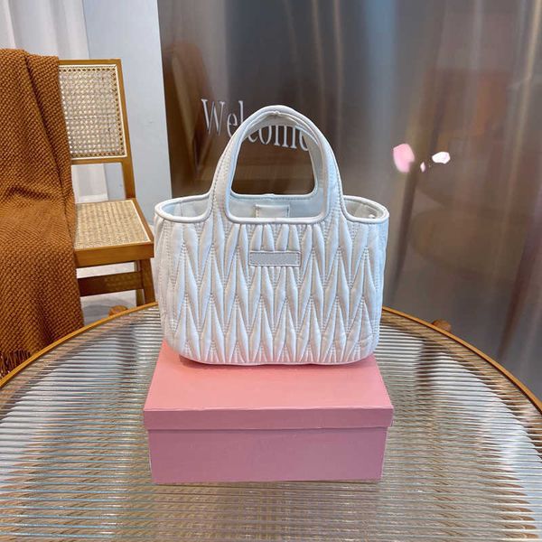 fashion totes designer tote luxury bag cross body handbags genuine leather food basket high-quality classic retro different colors with
fashion totes designer tote luxury bag cross body handbags genuine leather food basket high-quality classic retro different colors with