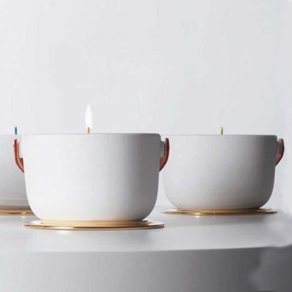 high-end natural luxury perfume candle lle blanche feuilles d'or l'air du jardin dehors ii neige fragrance french designer for wom
high-end natural luxury perfume candle lle blanche feuilles d'or l'air du jardin dehors ii neige fragrance french designer for wom