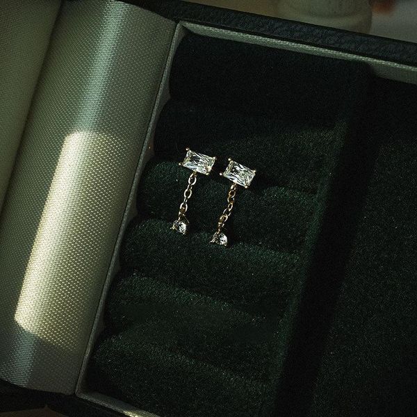stud morivovog 925 sterling silver square zircon small earrings for girls french luxury 2022 trend aesthetics jewelry, Golden;silver
stud morivovog 925 sterling silver square zircon small earrings for girls french luxury 2022 trend aesthetics jewelry, Golden;silver