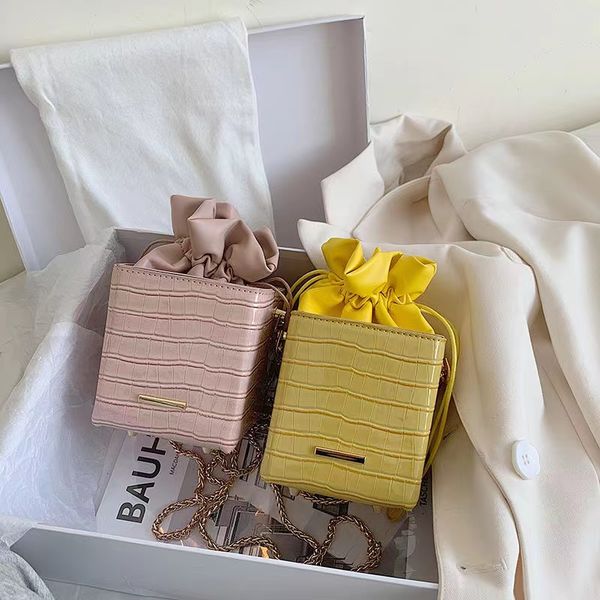fashion chain shoulder bag comfortable simple generous and versatile collocation handbag square bucket bag
fashion chain shoulder bag comfortable simple generous and versatile collocation handbag square bucket bag