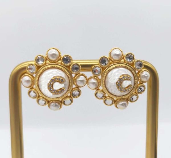 luxury quality charm flower shape stud earring with nature shell beads and diamond for women wedding jewelry gift have box stamp ps4290a, Golden
luxury quality charm flower shape stud earring with nature shell beads and diamond for women wedding jewelry gift have box stamp ps4290a, Golden