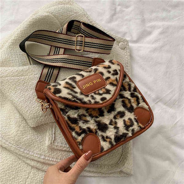 7a+hbp classic women bags graffiti shoulder bag leopard grain plush chain hobo handbags square oblique cross lady tote crossbody messenger
7a+hbp classic women bags graffiti shoulder bag leopard grain plush chain hobo handbags square oblique cross lady tote crossbody messenger