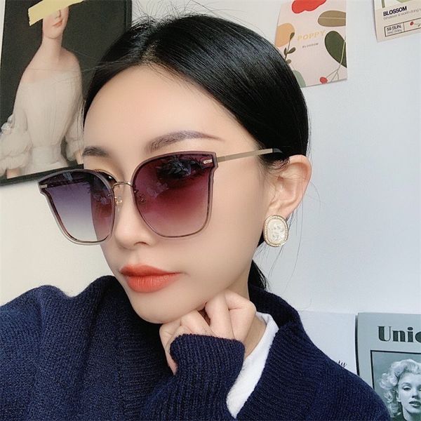 50% discount for factory direct sales2022 new d super light large frame small net red same sunglasses women's cd2090, White;black
50% discount for factory direct sales2022 new d super light large frame small net red same sunglasses women's cd2090, White;black