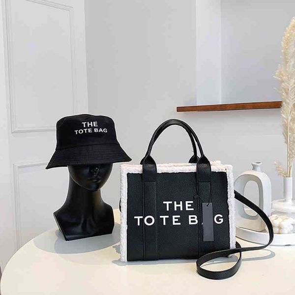 winter the tote bag women's handbag texture designer handbag luxury shopping bag single shoulder diagonal span with hat 220803
winter the tote bag women's handbag texture designer handbag luxury shopping bag single shoulder diagonal span with hat 220803
