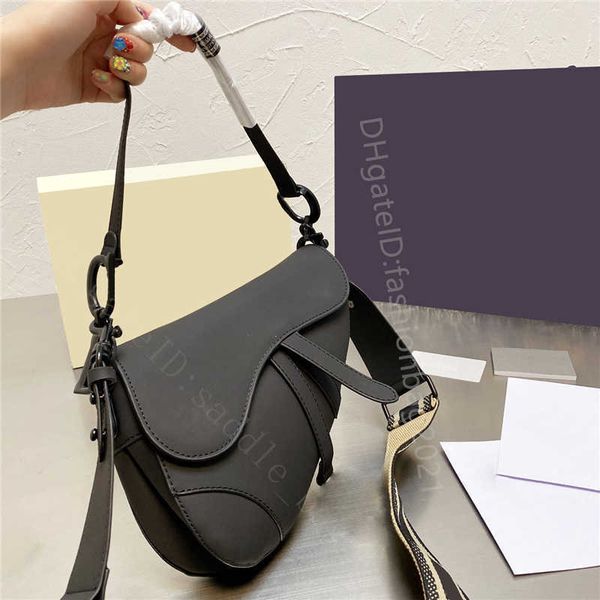 women fashion handbags lady totes shoulder bag clutch cross body luxury saddle half round underarm single package semicircle hot
women fashion handbags lady totes shoulder bag clutch cross body luxury saddle half round underarm single package semicircle hot