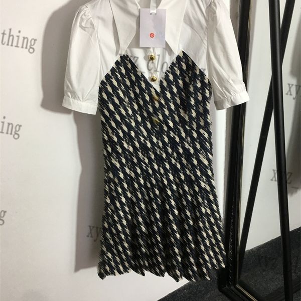 fashion women dresses 2022ss new d family old flower letter printing color matching short-sleeved shirt dress high-end femal vests skirts si, Black;gray
fashion women dresses 2022ss new d family old flower letter printing color matching short-sleeved shirt dress high-end femal vests skirts si, Black;gray