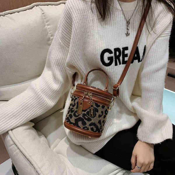 handbags popular bag new autumn hand-held sling one shoulder women's bag messenger versatile latt
handbags popular bag new autumn hand-held sling one shoulder women's bag messenger versatile latt