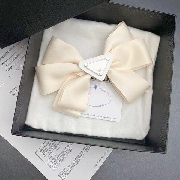 luxury barrettes designer womens girls hairpin brand classic letters leisure hairclips fashion bow hairpin hair clips, Golden;silver
luxury barrettes designer womens girls hairpin brand classic letters leisure hairclips fashion bow hairpin hair clips, Golden;silver