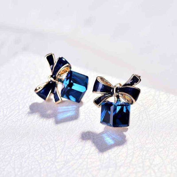 tiktok red european and charm american dangle personalized hollow out female earrings fashion high-grade elegant temperament geometric earri, Golden
tiktok red european and charm american dangle personalized hollow out female earrings fashion high-grade elegant temperament geometric earri, Golden