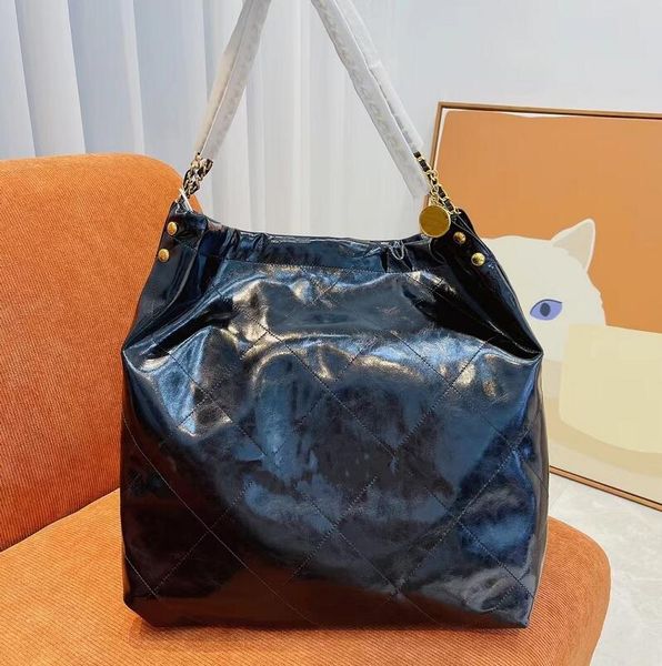 fashion womens chain single-shoulder bags metal letter logo patent leather simple solid color rhombus shopping bag women designer brand hand
fashion womens chain single-shoulder bags metal letter logo patent leather simple solid color rhombus shopping bag women designer brand hand