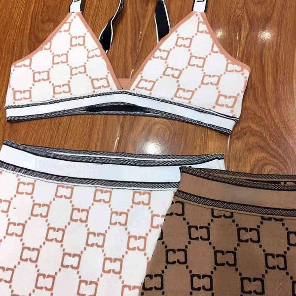2022 women's summer new two letter knitted hanging neck gathering split bikini thin suit, White;black
2022 women's summer new two letter knitted hanging neck gathering split bikini thin suit, White;black