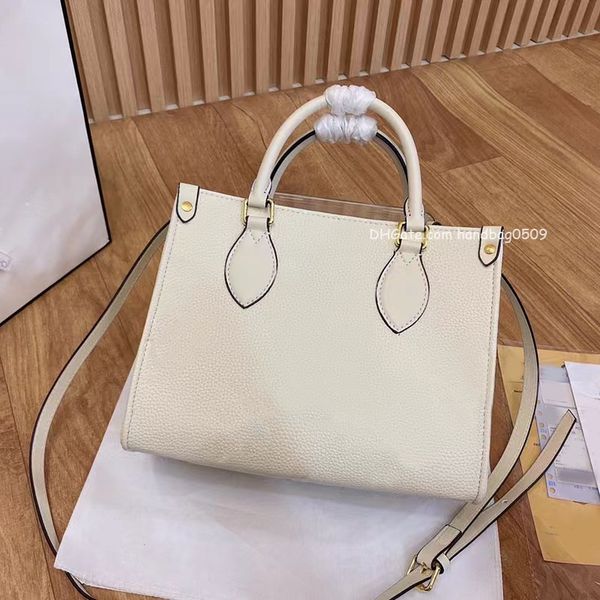 luxurys designers bags fashion leather handbags women messenger handbag mom bag embossing big tote shoulder crossbody bag large capacity whi
luxurys designers bags fashion leather handbags women messenger handbag mom bag embossing big tote shoulder crossbody bag large capacity whi