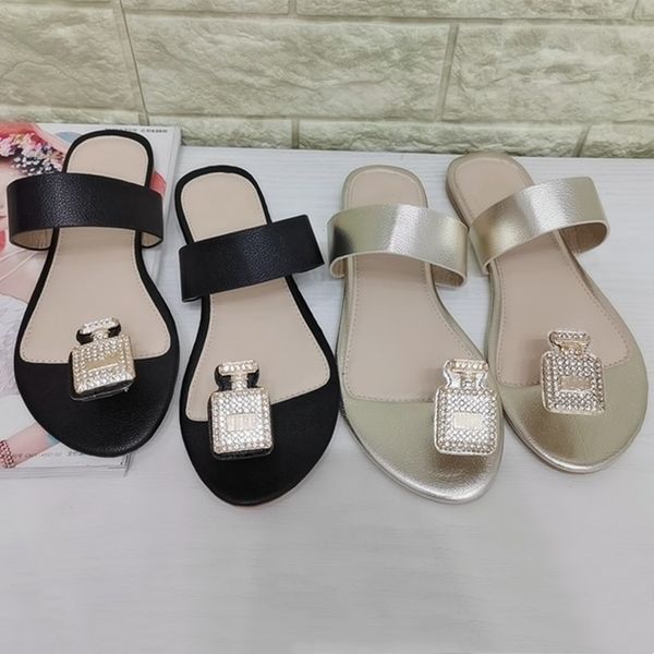 women designer brand slippers summer fall shoes club metal logo plus size flips flops dress shoe pu patent leather print letter scuffs flat, Black
women designer brand slippers summer fall shoes club metal logo plus size flips flops dress shoe pu patent leather print letter scuffs flat, Black