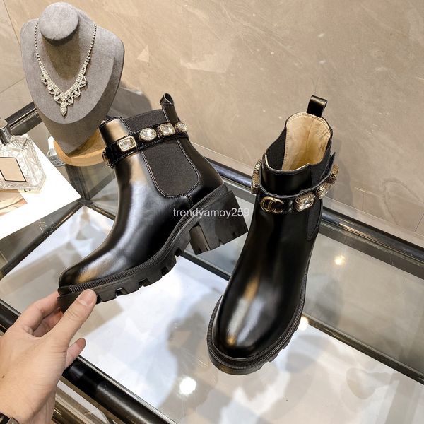 boots 20 autumn and winter pearl short boots female little bee embroidery thick heel martin leather bottom buckle, Black
boots 20 autumn and winter pearl short boots female little bee embroidery thick heel martin leather bottom buckle, Black