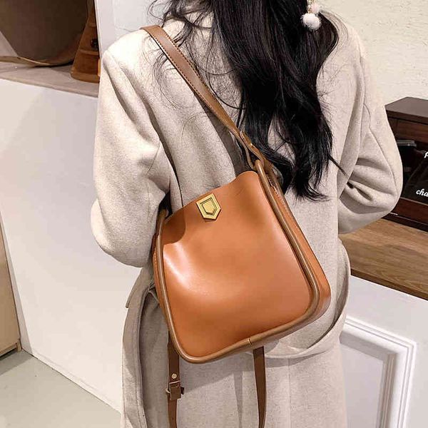 fashion women's new high-quality versatile bag luxury designer autumn winter bucket female msenger fashion ins niche bag shoulder
fashion women's new high-quality versatile bag luxury designer autumn winter bucket female msenger fashion ins niche bag shoulder
