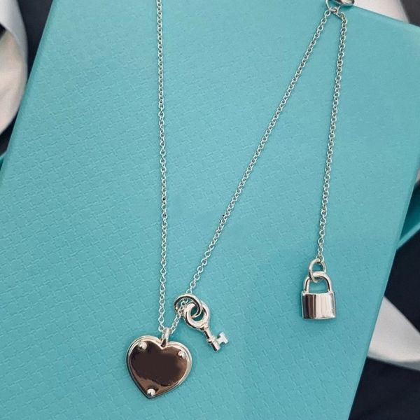 2022 t love key necklaces 925 silver lock peach heart collarbone chain for women h1111 jer
2022 t love key necklaces 925 silver lock peach heart collarbone chain for women h1111 jer