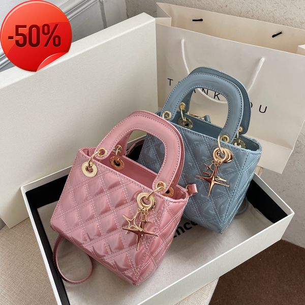 the factory directly high sense small fragrance women's 2022 new fashion net red msenger foreign style diana bag
the factory directly high sense small fragrance women's 2022 new fashion net red msenger foreign style diana bag