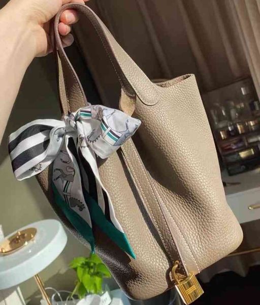 luxury ladies colorful tote bags designer 100% leather shoulder bucket classic everyday large capacity
luxury ladies colorful tote bags designer 100% leather shoulder bucket classic everyday large capacity