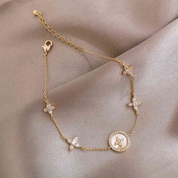 classic fashion bracelet female mode micro zirkoon korean brand bracelets women's jewelry alloy plum blossom cross shape chainbracelet, Golden;silver
classic fashion bracelet female mode micro zirkoon korean brand bracelets women's jewelry alloy plum blossom cross shape chainbracelet, Golden;silver