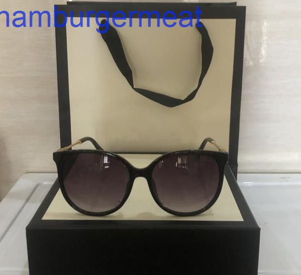 luxury digner sunglass men eyeglass outdoor shad pc frame fashion classic lady sun glass mirrors for women, White;black
luxury digner sunglass men eyeglass outdoor shad pc frame fashion classic lady sun glass mirrors for women, White;black