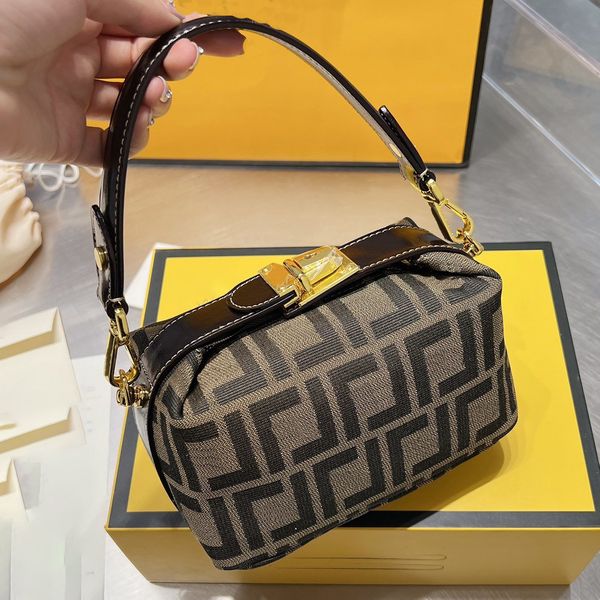 high-quality luxurys designers crossbodys bag women handbag messenger bags oxidizing leather elegant shoulder bags crossbody bagg tote
high-quality luxurys designers crossbodys bag women handbag messenger bags oxidizing leather elegant shoulder bags crossbody bagg tote