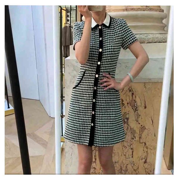 20 french family early autumn exquisite grid pattern small fragrance waist closing short sleeve contrast color lapel thin dress, Black;gray
20 french family early autumn exquisite grid pattern small fragrance waist closing short sleeve contrast color lapel thin dress, Black;gray