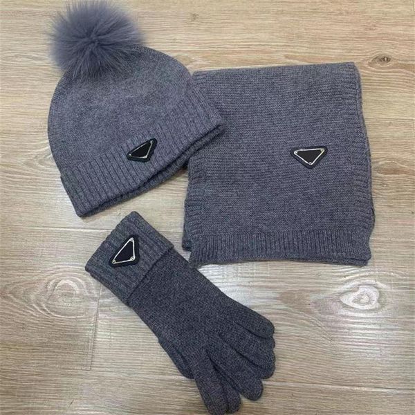luxurys brand scarf hat & glove sets mens women designer knitted hat and neckerchief with gloves casquette bonnet beanie womens mi3082, Blue;gray
luxurys brand scarf hat & glove sets mens women designer knitted hat and neckerchief with gloves casquette bonnet beanie womens mi3082, Blue;gray