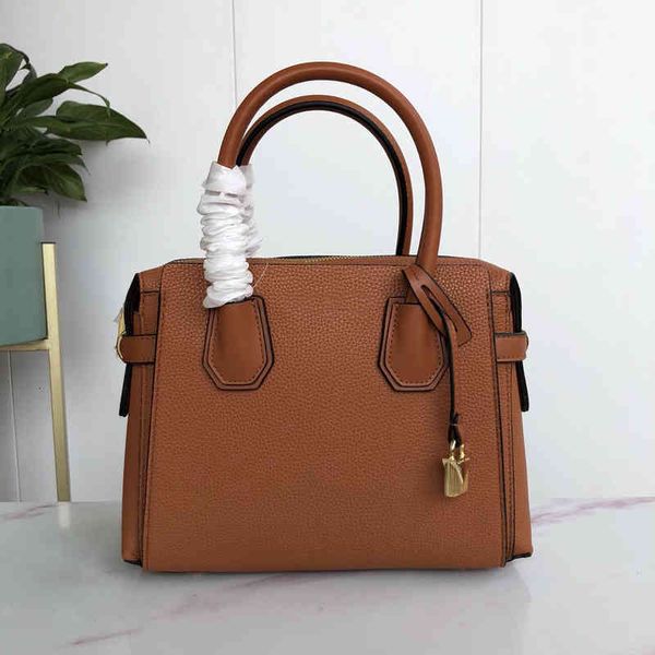evening bags lock decoration handbag women's versatile one shoulder messenger mother female autumn and winter
evening bags lock decoration handbag women's versatile one shoulder messenger mother female autumn and winter