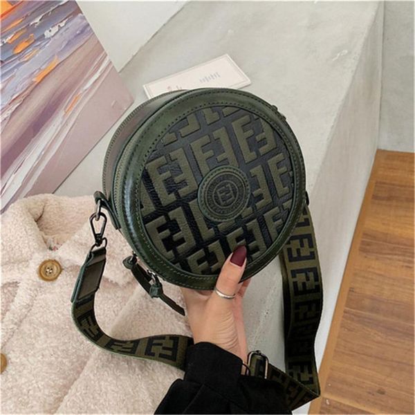 2021 genuine leather small round bag purse fashion clutch evening bag presbyopic card holder purse messenger women lady sac a main
2021 genuine leather small round bag purse fashion clutch evening bag presbyopic card holder purse messenger women lady sac a main