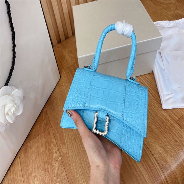 envelope bags luxury designer evening bag women fashion business ladies leather cross body balencaigaity clutch shoulder bag letter totes m-
envelope bags luxury designer evening bag women fashion business ladies leather cross body balencaigaity clutch shoulder bag letter totes m-