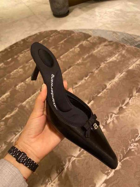 sandals spring and autumn black stitching daily solid color sgs low viscose shoes square toe flat heel baotou
sandals spring and autumn black stitching daily solid color sgs low viscose shoes square toe flat heel baotou