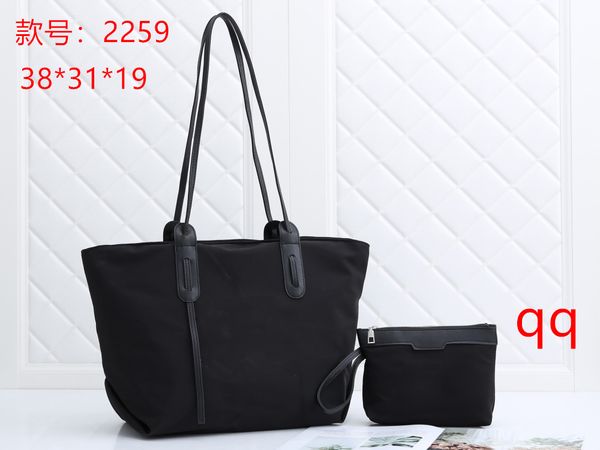 22s spring classic fashion women's mini handbag matelass chain cross shoulder multi pocket luxury designer handbag outdoor bag c40
22s spring classic fashion women's mini handbag matelass chain cross shoulder multi pocket luxury designer handbag outdoor bag c40