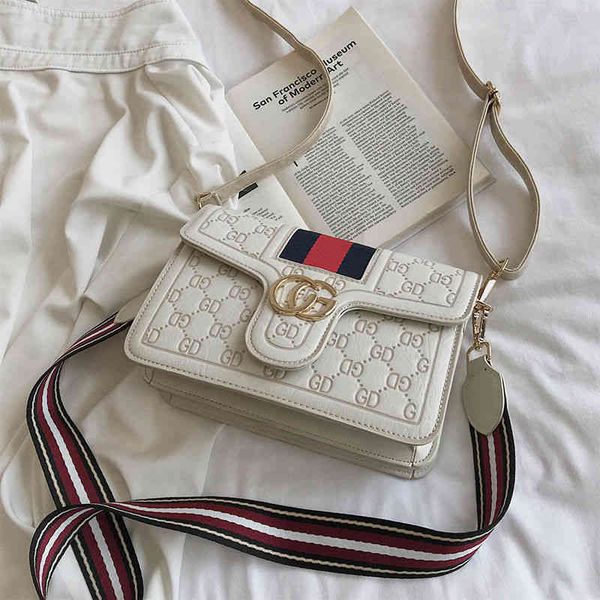 advanced sense of foreign style women's bag new fashion net red one shoulder korean version versatile ins small messenger bag
advanced sense of foreign style women's bag new fashion net red one shoulder korean version versatile ins small messenger bag