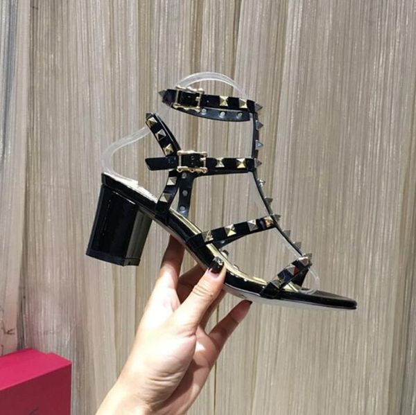 2022 designer women sandals rivets shoes chunky heel sandal 6cm classics v brand wedding shoes 35-44 with dust bag box, Black
2022 designer women sandals rivets shoes chunky heel sandal 6cm classics v brand wedding shoes 35-44 with dust bag box, Black