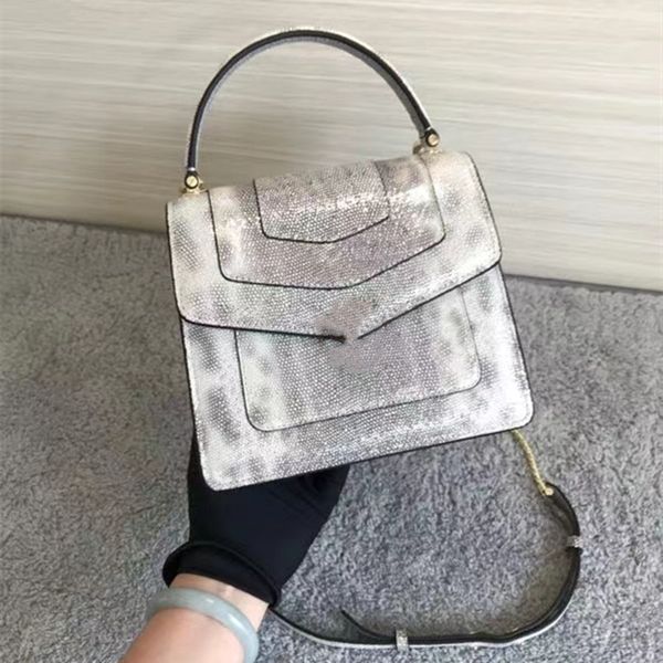 7a r brand luxury women's organ bag enamel leather shoulder crossbody with cover retro classic fashion commuter handbag gift box
7a r brand luxury women's organ bag enamel leather shoulder crossbody with cover retro classic fashion commuter handbag gift box