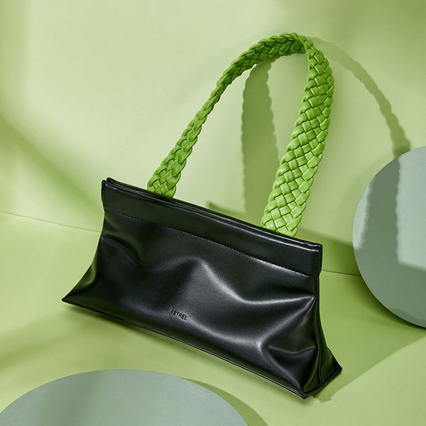 niche design sense of the bag hundred models of female shoulder bags multi-color handbag
niche design sense of the bag hundred models of female shoulder bags multi-color handbag