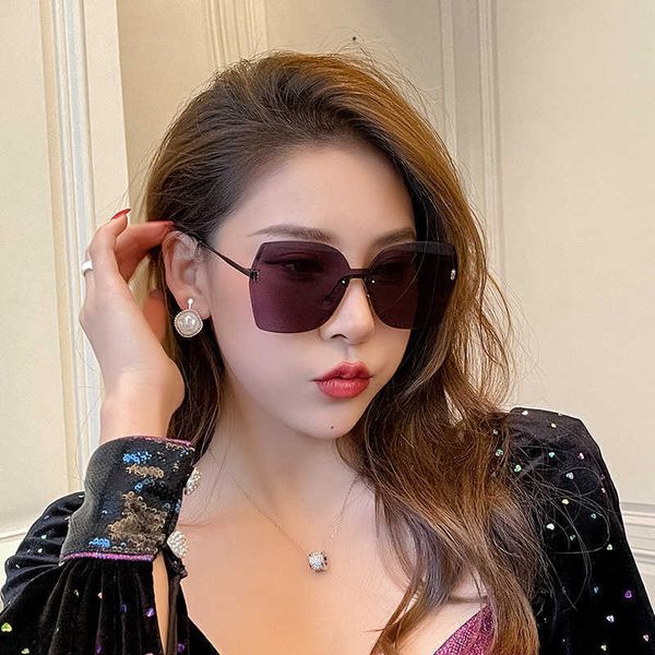 luxury designer sunglasses fashion trend sunglass personalized elegant frameless rivet anti uv400 sunglasses high quality, White;black
luxury designer sunglasses fashion trend sunglass personalized elegant frameless rivet anti uv400 sunglasses high quality, White;black