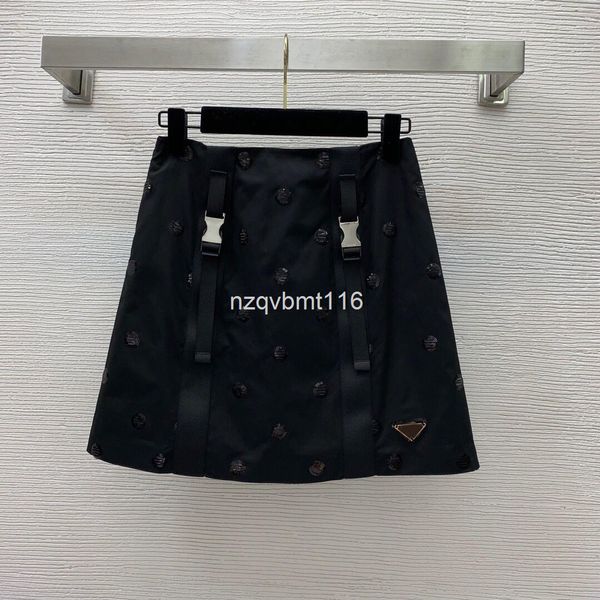 two piece dress european inverted triangle metal decorative large wave lighting piece embroidered a-shaped high waist thin skirt, White
two piece dress european inverted triangle metal decorative large wave lighting piece embroidered a-shaped high waist thin skirt, White